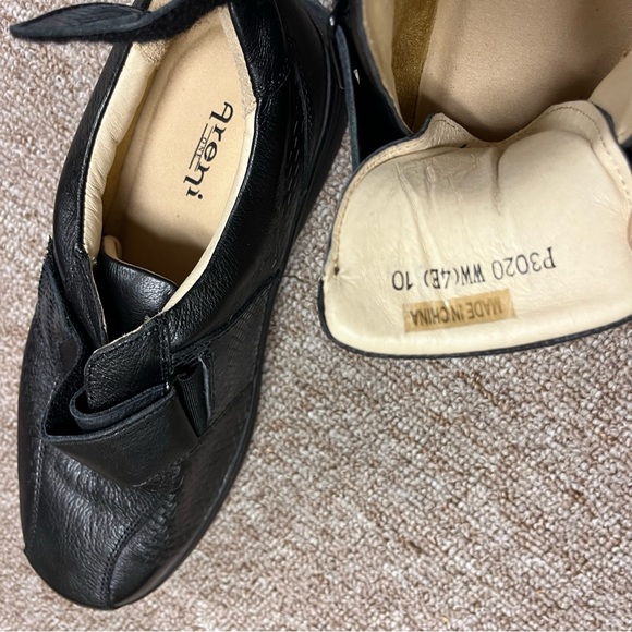 Rand new shoes for women, very comfortable, wide Velcro. Leather. Made in USA - Picture 3 of 7